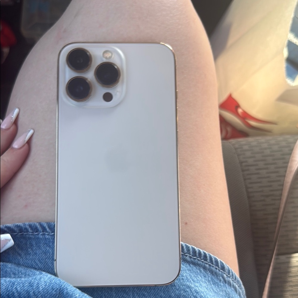 Apple iPhone - White